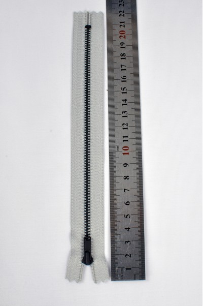 ZIP064 1號拉鏈  成衣單頭拉鏈款式  黑古銅牙拉鏈款式   密尾拉鏈  不設單獨拉鍊訂購 45度照